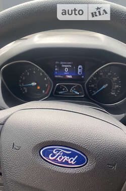 Хэтчбек Ford Focus 2015 в 