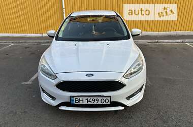 Седан Ford Focus 2015 в Смілі