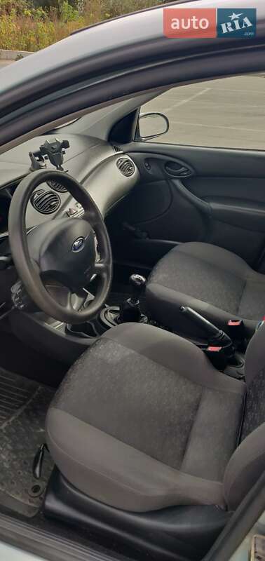 Хэтчбек Ford Focus 2002 в Ирпене