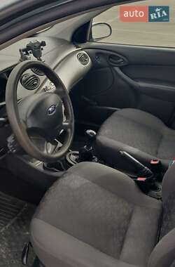 Хэтчбек Ford Focus 2002 в Ирпене