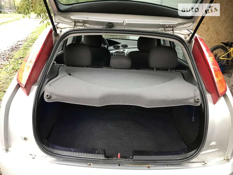 Хэтчбек Ford Focus 2004 в Калуше