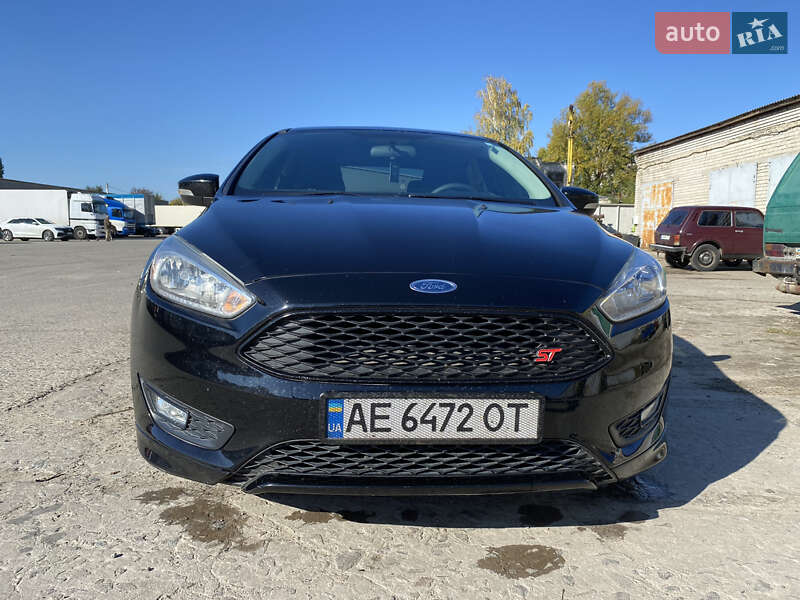 Седан Ford Focus 2016 в Каневі