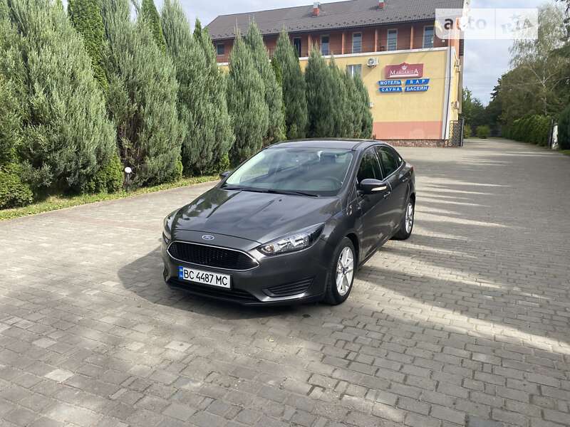 Седан Ford Focus 2015 в Самборі