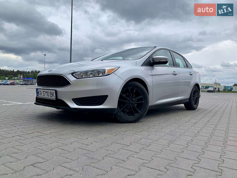 Седан Ford Focus 2016 в Киеве