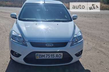 Хэтчбек Ford Focus 2010 в Глухове