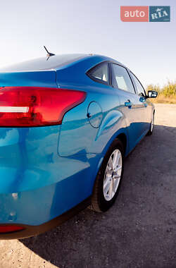 Седан Ford Focus 2015 в 