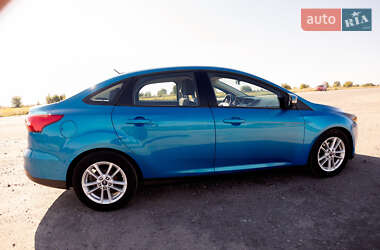 Седан Ford Focus 2015 в 