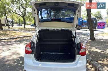 Хэтчбек Ford Focus 2013 в 