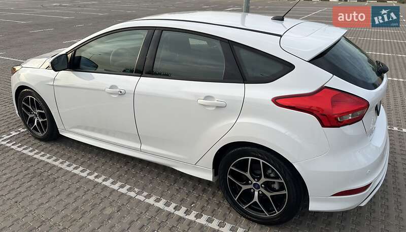Хэтчбек Ford Focus 2016 в Киеве