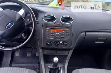 Хэтчбек Ford Focus 2006 в Оброшином