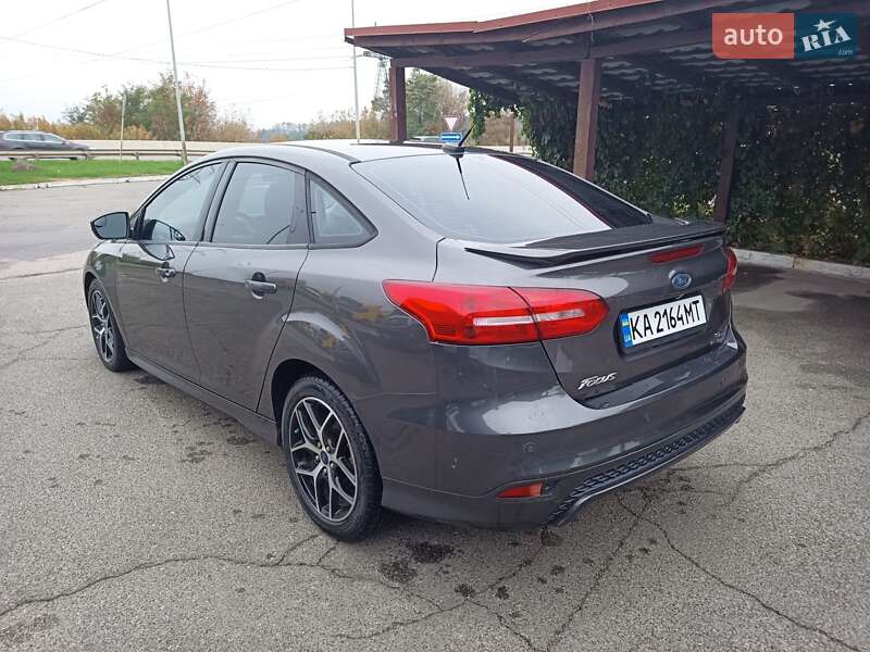 Седан Ford Focus 2015 в Киеве фото 3 Седан Ford Focus 2015 в Киеве