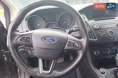 Седан Ford Focus 2015 в 