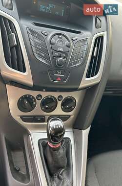 Хэтчбек Ford Focus 2013 в Сумах