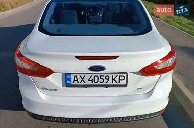 Седан Ford Focus 2014 в 