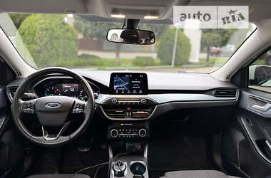 Хэтчбек Ford Focus 2019 в 