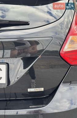 Хэтчбек Ford Focus 2013 в 