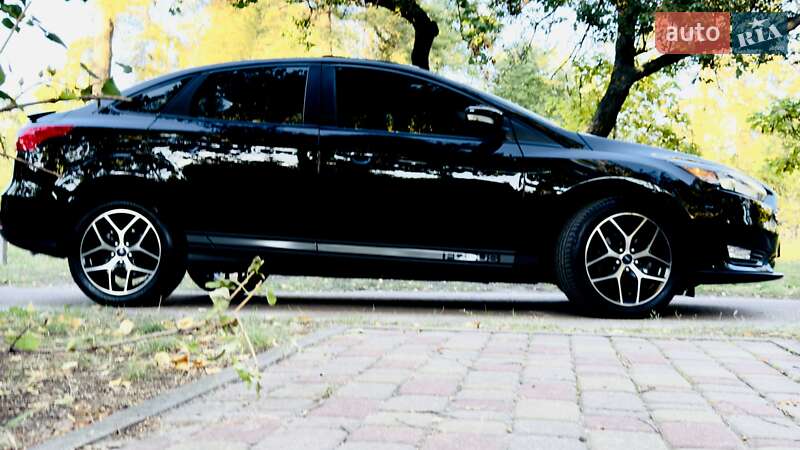 Седан Ford Focus 2017 в Киеве