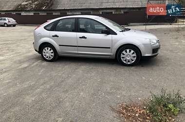 Хэтчбек Ford Focus 2005 в 