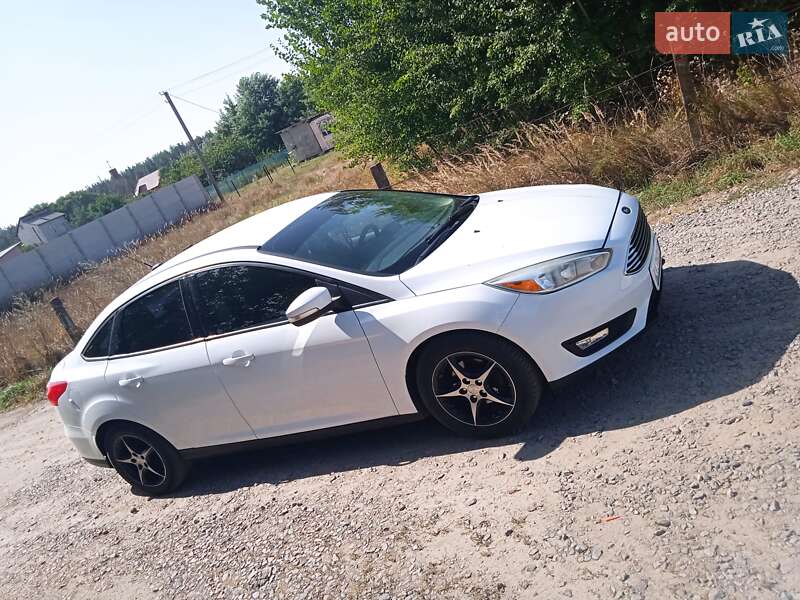 Хэтчбек Ford Focus 2016 в Киеве