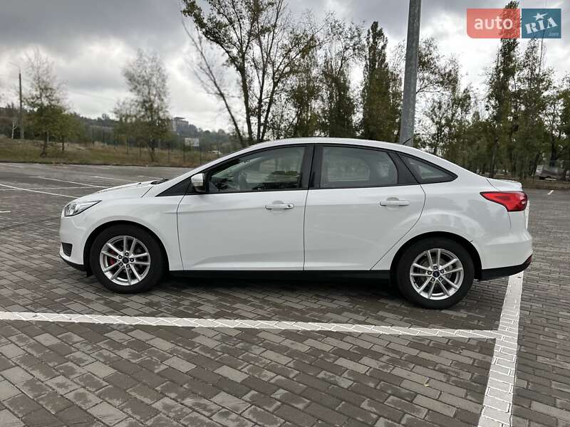 Седан Ford Focus 2015 в Запоріжжі