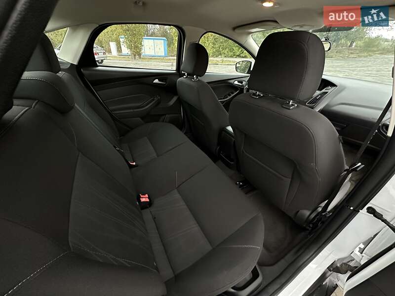 Седан Ford Focus 2015 в Запоріжжі