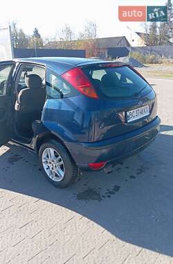 Седан Ford Focus 2003 в Самборе