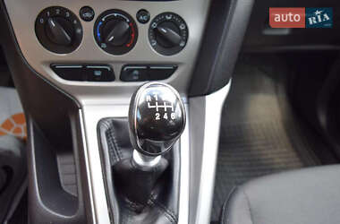 Хэтчбек Ford Focus 2013 в 