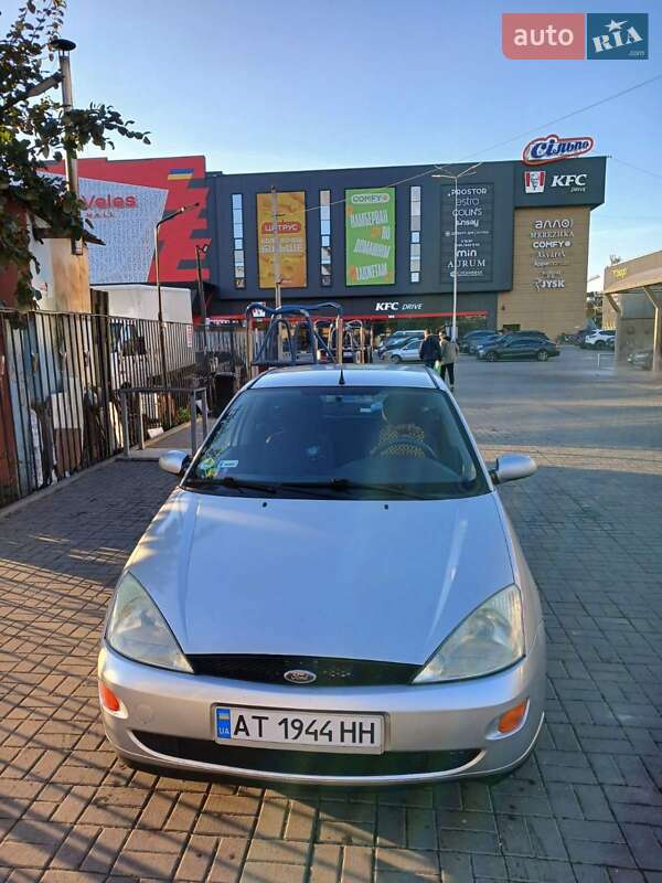 Ford Focus 2000