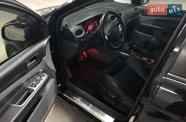 Седан Ford Focus 2010 в 