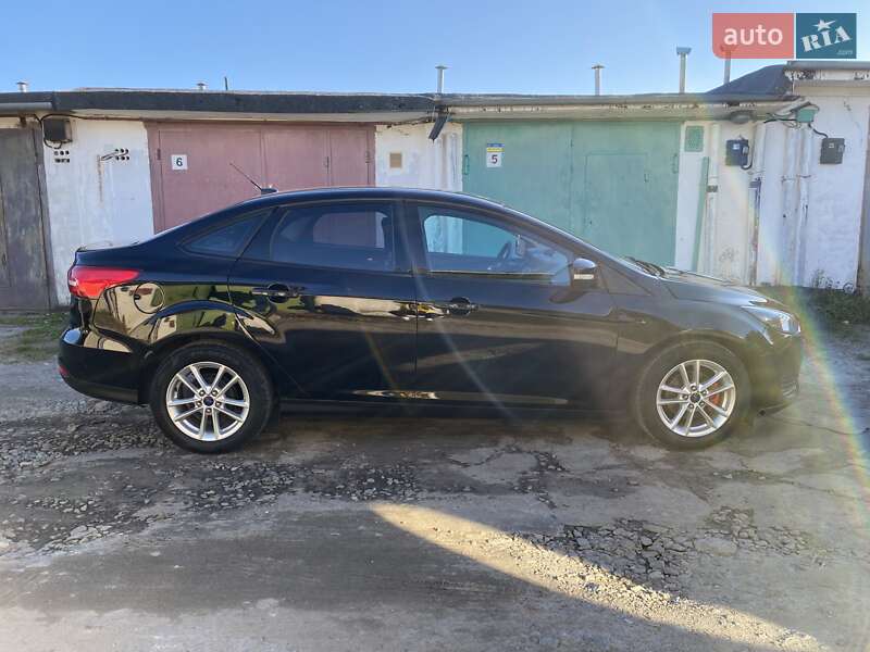 Седан Ford Focus 2015 в Нетішині