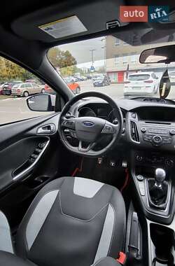 Хэтчбек Ford Focus 2016 в 