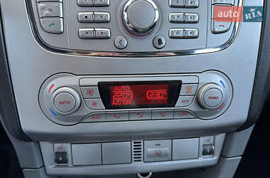 Хэтчбек Ford Focus 2009 в 