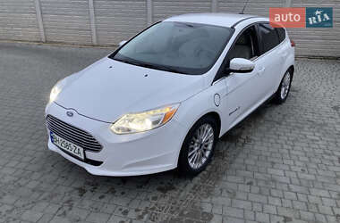 Седан Ford Focus 2014 в 