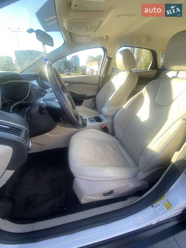 Хэтчбек Ford Focus 2014 в Киеве