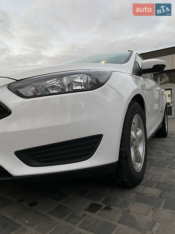 Хетчбек Ford Focus 2015 в Горішніх Плавнях
