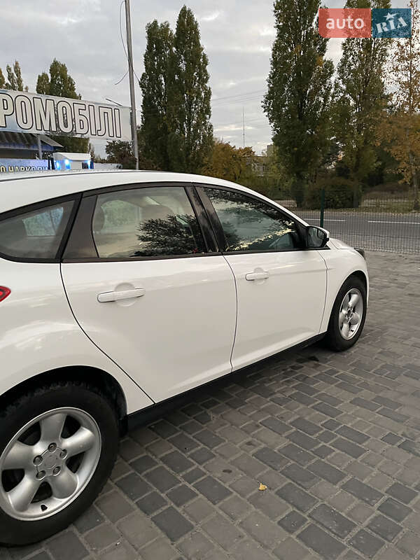 Хетчбек Ford Focus 2015 в Горішніх Плавнях