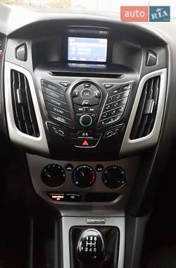 Хэтчбек Ford Focus 2014 в 
