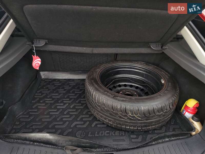 Хэтчбек Ford Focus 2006 в Великой Михайловке