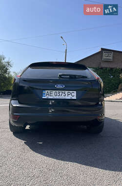 Хэтчбек Ford Focus 2010 в 