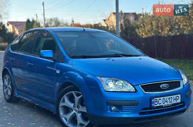 Хэтчбек Ford Focus 2004 в Ровно