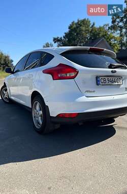 Хэтчбек Ford Focus 2015 в 