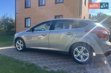 Хэтчбек Ford Focus 2013 в 