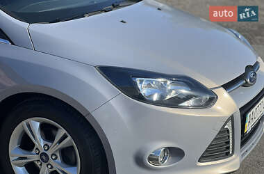 Хэтчбек Ford Focus 2013 в 