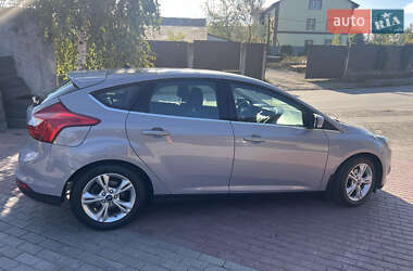 Хэтчбек Ford Focus 2013 в 