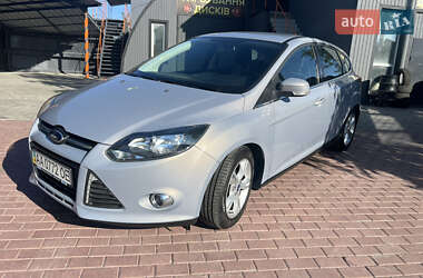 Хэтчбек Ford Focus 2013 в 