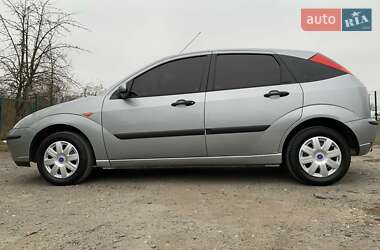 Хэтчбек Ford Focus 2004 в 