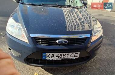 Хэтчбек Ford Focus 2011 в 
