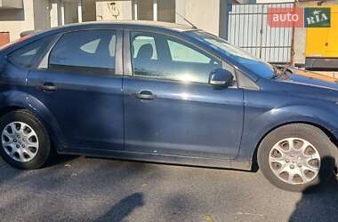 Хэтчбек Ford Focus 2011 в 
