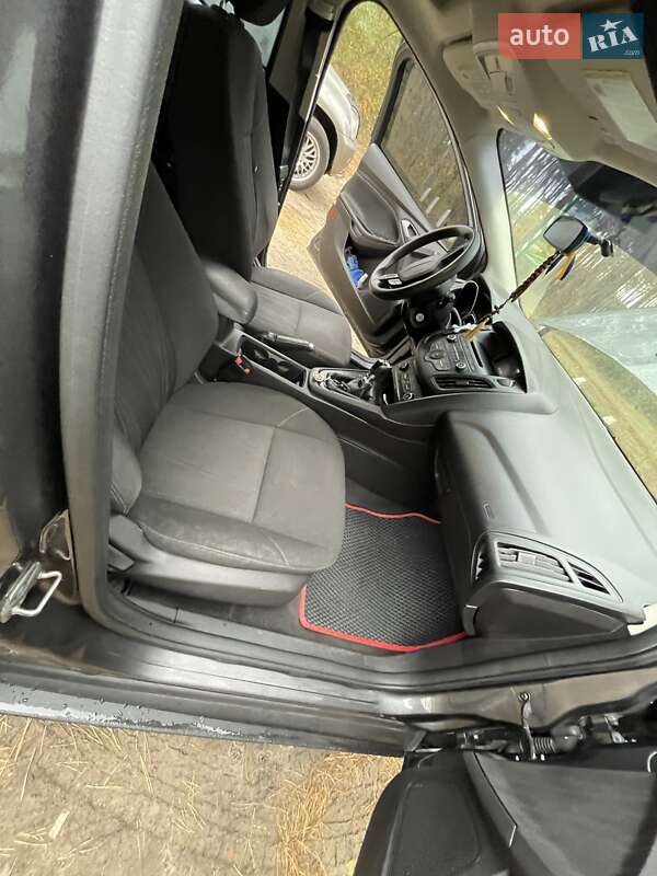 Хэтчбек Ford Focus 2015 в Киеве