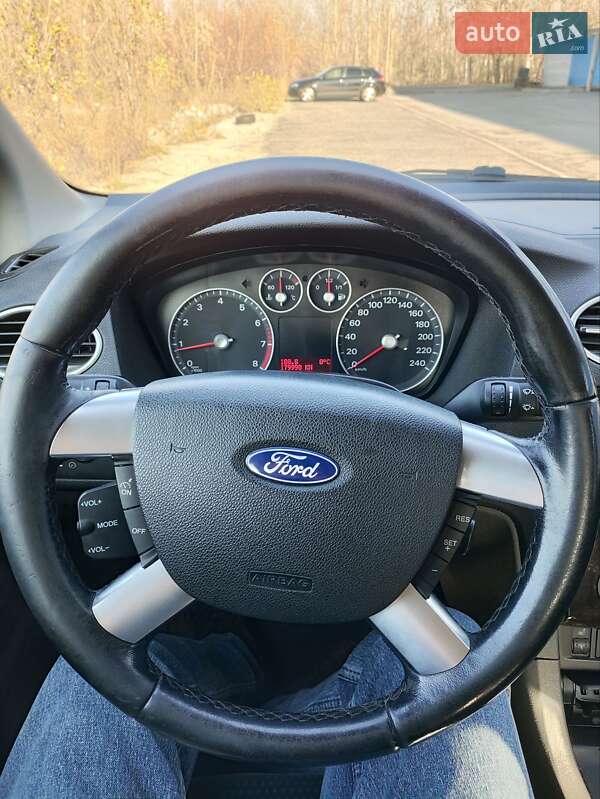 Хэтчбек Ford Focus 2007 в Киеве